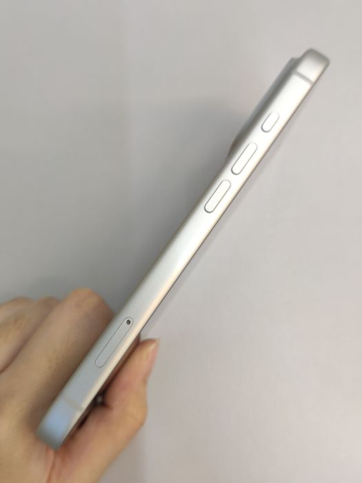 Apple iPhone 17 Pro — photo 5 of 10