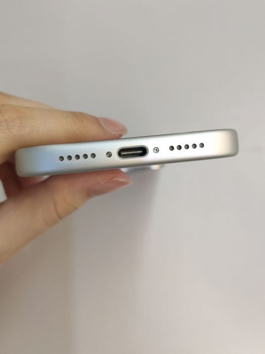 Apple iPhone 17 Pro — photo 7 of 10