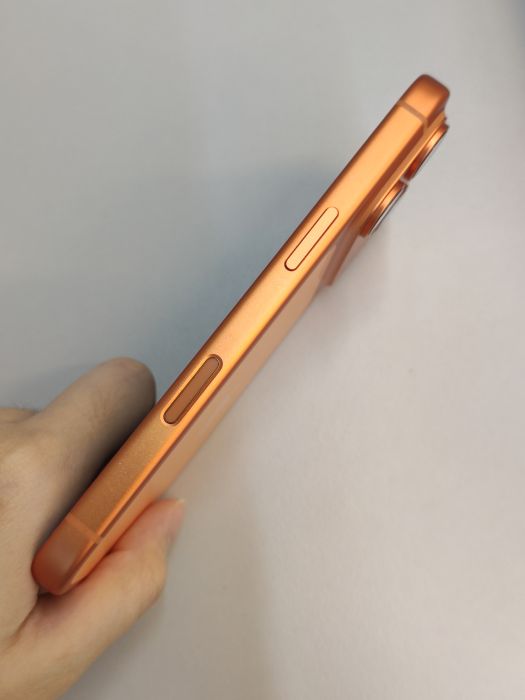 Apple iPhone 17 Pro — photo 4 of 8