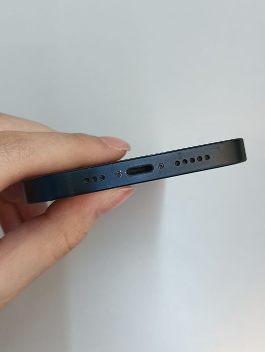 Apple iPhone 13 — photo 4 of 8