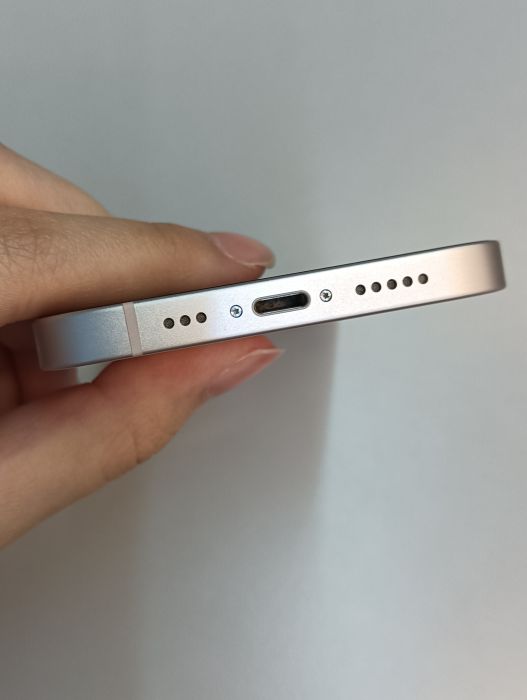 Apple iPhone 13 — photo 4 of 8
