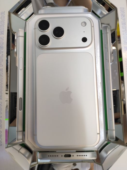 Apple iPhone 17 Pro Max — photo 2 of 8