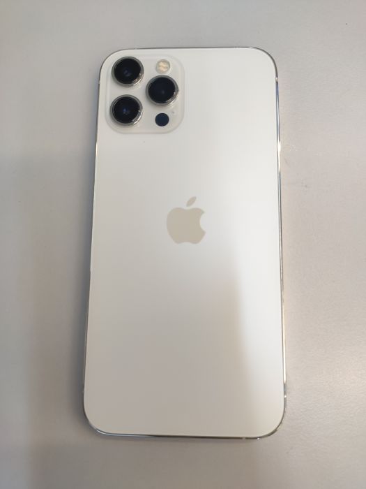 Apple iPhone 12 Pro Max — photo 2 of 8