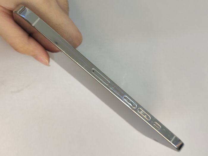Apple iPhone 12 Pro Max — photo 3 of 8
