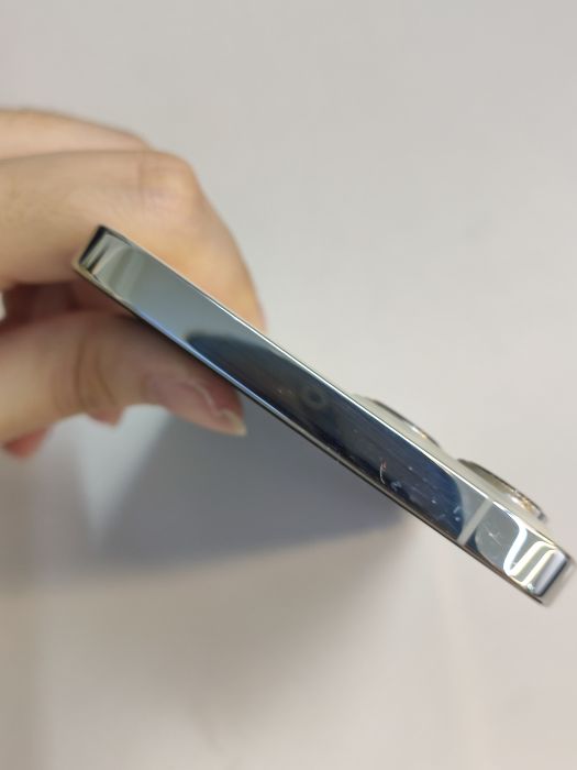 Apple iPhone 12 Pro Max — photo 6 of 8