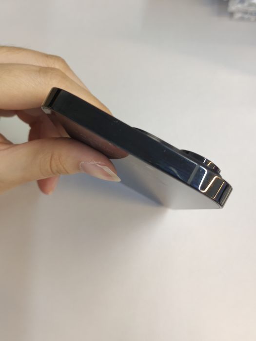Apple iPhone 14 Pro — photo 8 of 10