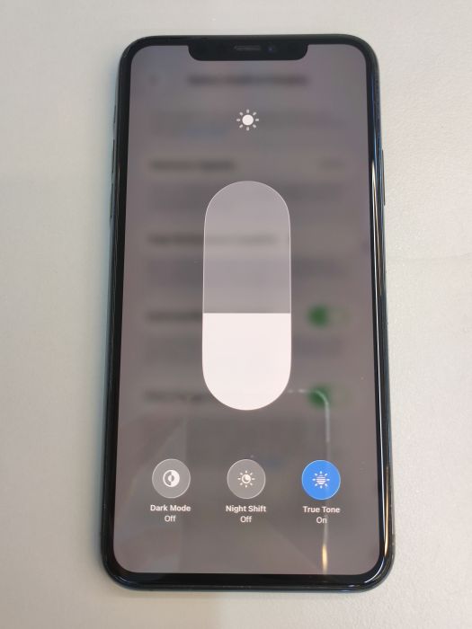 Apple iPhone 11 Pro Max — photo 9 of 10