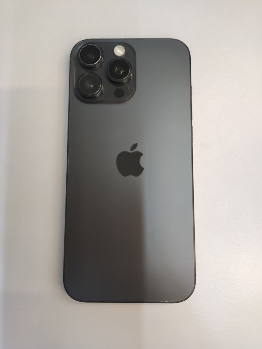 Apple iPhone 16 Pro Max — photo 2 of 8