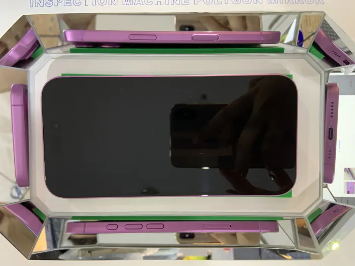 Apple iPhone 16 — photo 10 of 10