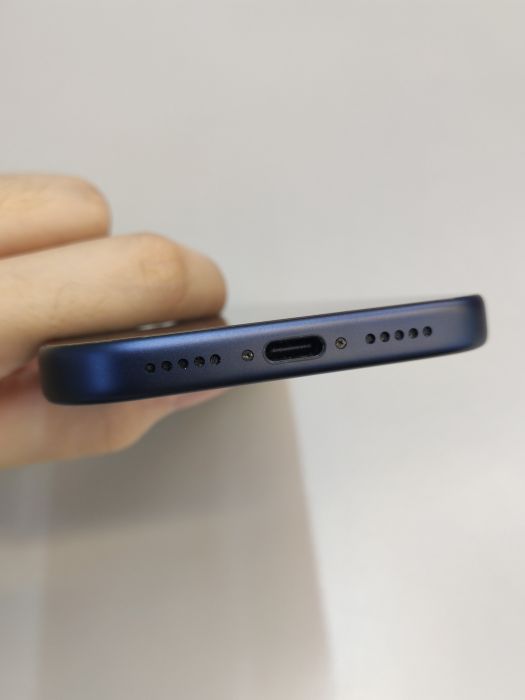 Apple iPhone 17 Pro — photo 5 of 8