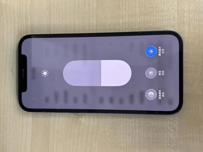 Apple iPhone 12 — photo 5 of 9