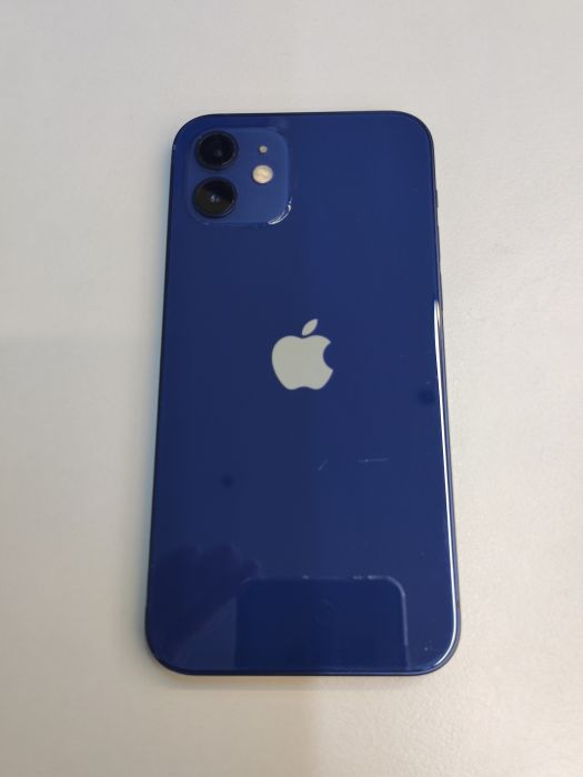 Apple iPhone 12 — photo 2 of 8