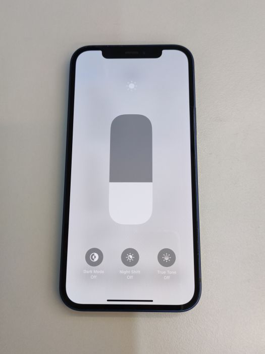 Apple iPhone 12 — photo 7 of 8