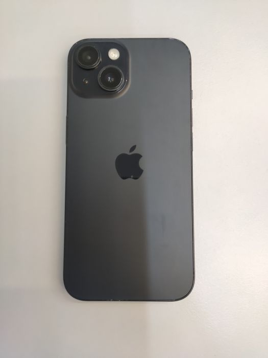 Apple iPhone 15 — photo 2 of 8