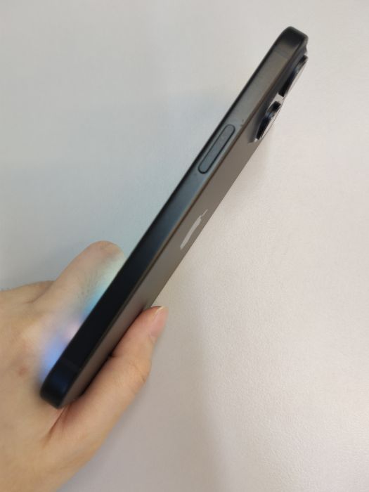 Apple iPhone 15 — photo 4 of 8