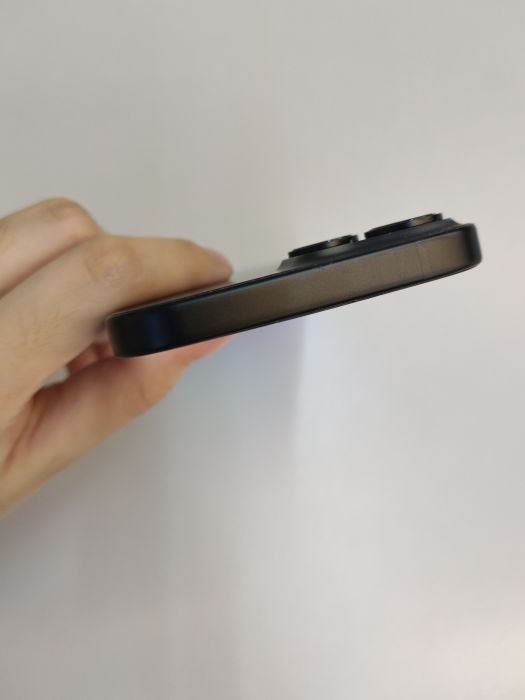 Apple iPhone 15 — photo 6 of 8