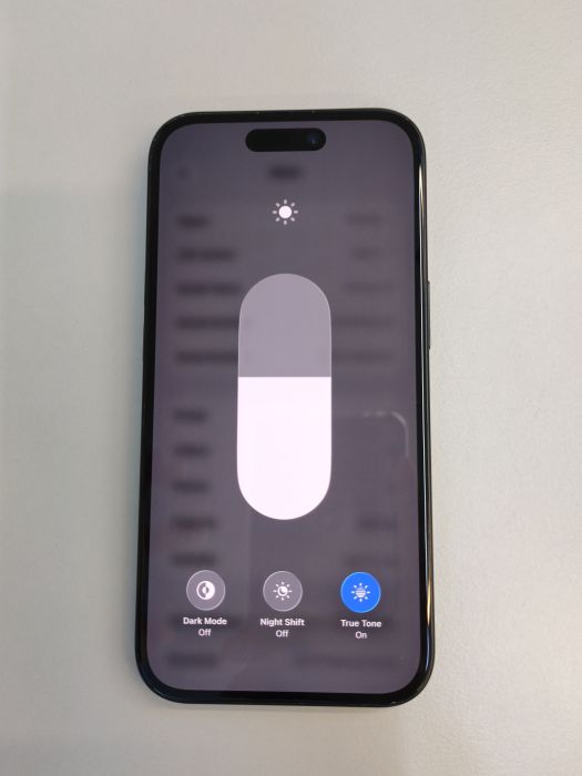 Apple iPhone 15 — photo 7 of 8