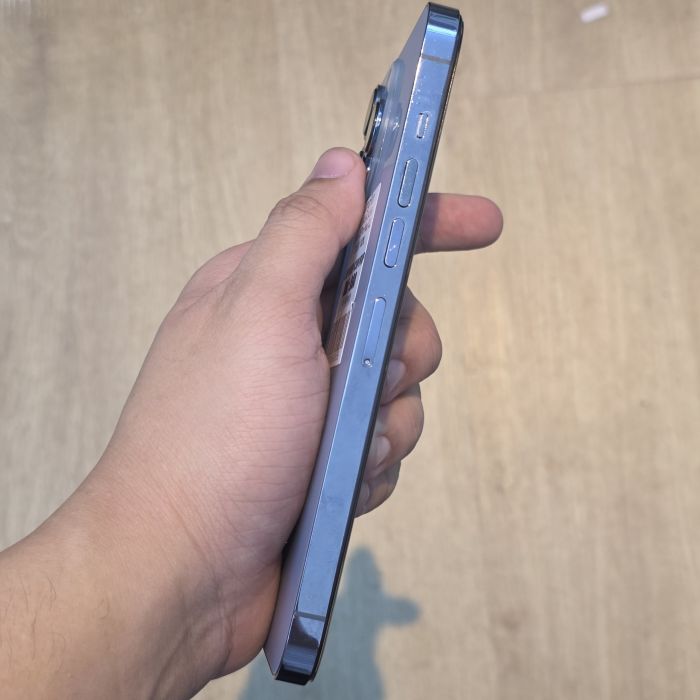 Apple iPhone 13 Pro Max — photo 2 of 8