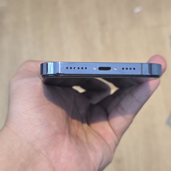 Apple iPhone 13 Pro Max — photo 4 of 8
