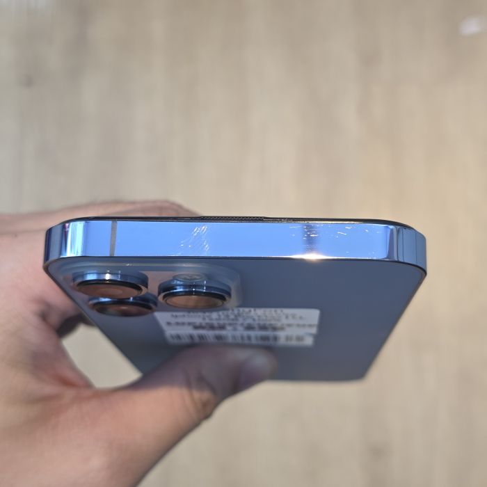 Apple iPhone 13 Pro Max — photo 5 of 8