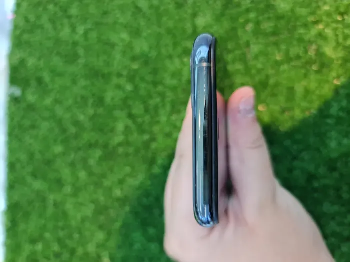 Apple iPhone 11 Pro — photo 6 of 7