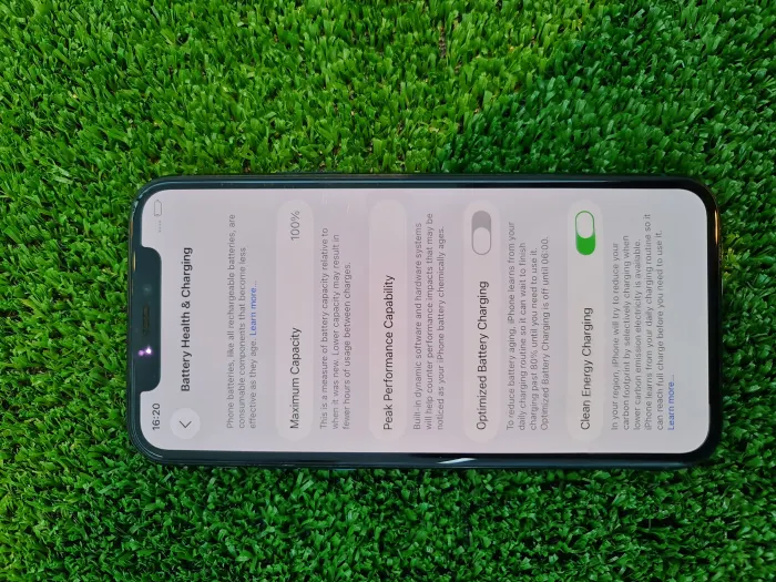 Apple iPhone 11 Pro — photo 3 of 7