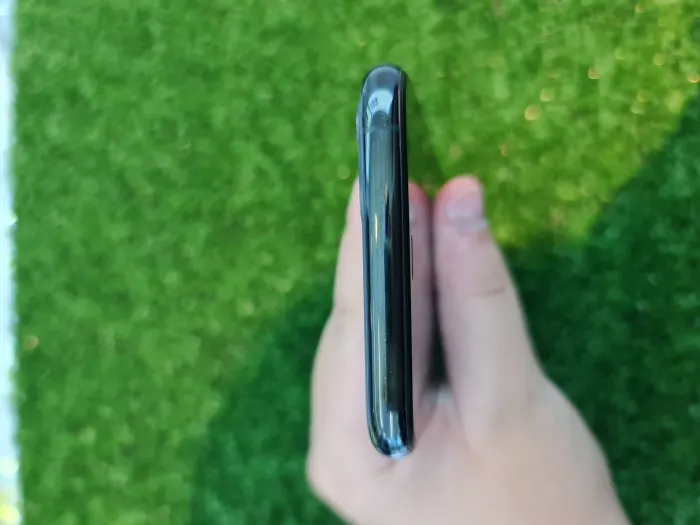 Apple iPhone 11 Pro — photo 6 of 7
