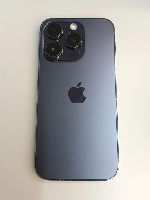 Apple iPhone 14 Pro — photo 3 of 10