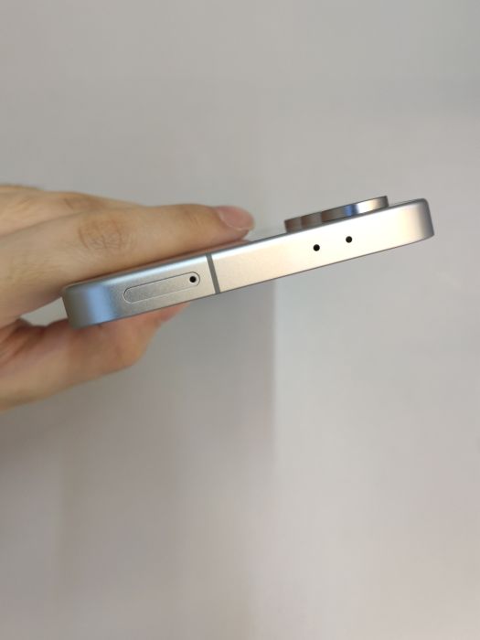 Samsung S24 FE — photo 6 of 7