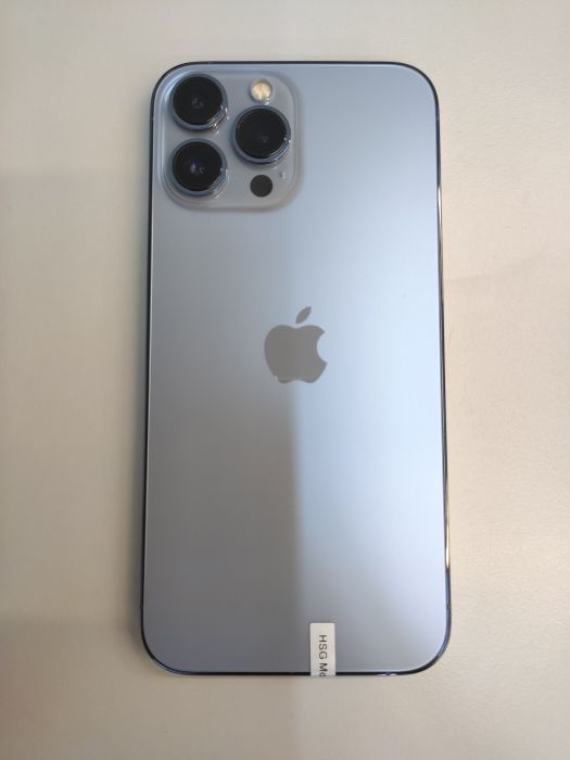 Apple iPhone 13 Pro Max — photo 4 of 10