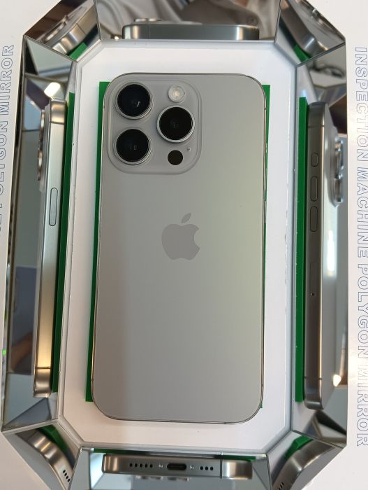Apple iPhone 15 Pro — photo 10 of 11