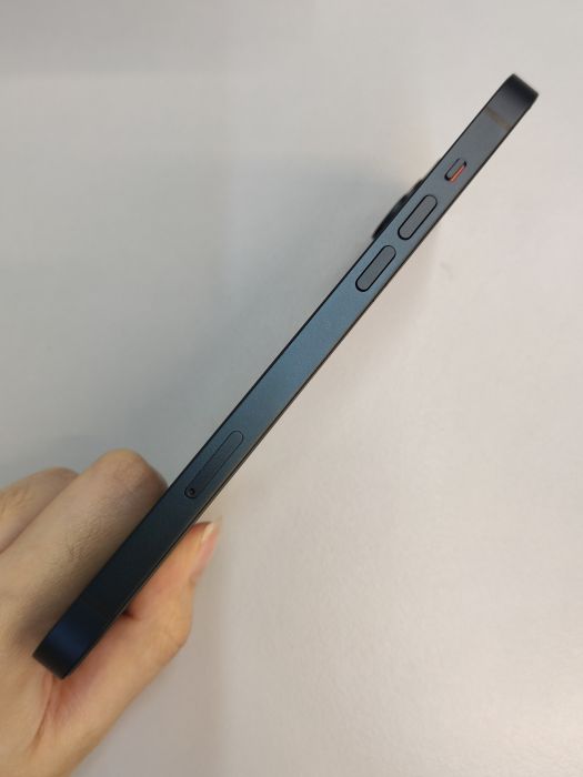 Apple iPhone 14 Plus — photo 3 of 10