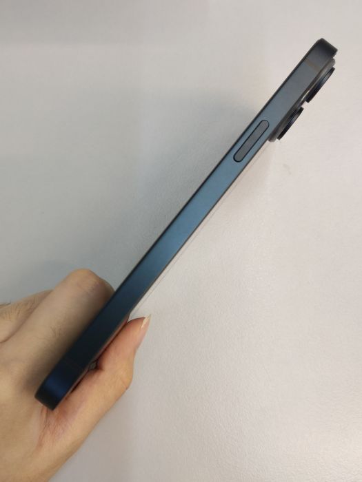 Apple iPhone 14 Plus — photo 4 of 10