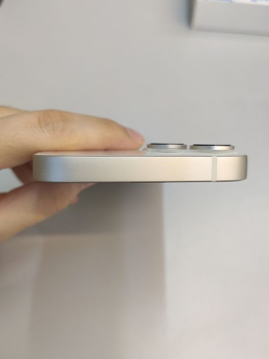 Apple iPhone 14 — photo 6 of 11