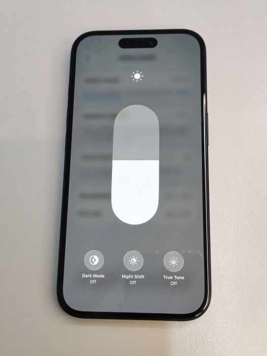 Apple Apple iPhone 16 — photo 7 of 8