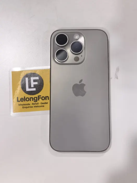 Apple iPhone 15 Pro — photo 1 of 8