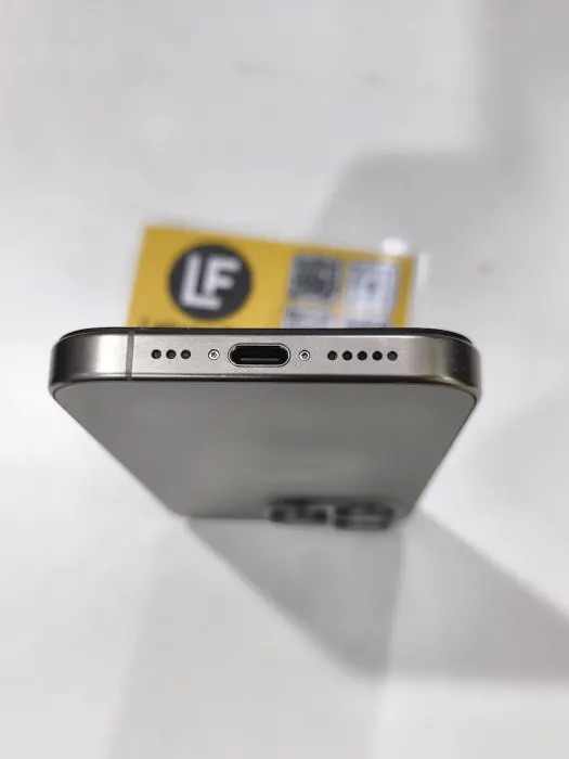Apple iPhone 15 Pro — photo 8 of 8