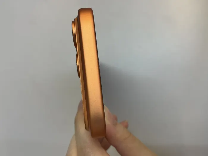Apple iPhone 17 Pro Max — photo 8 of 10