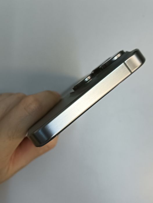 Apple iPhone 15 Pro Max — photo 7 of 10