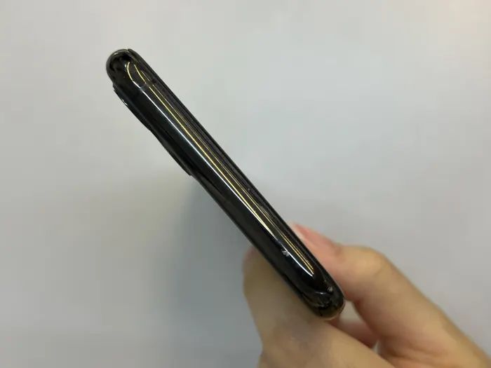 Apple iPhone 11 Pro Max — photo 9 of 11