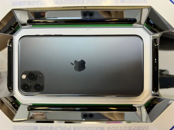 Apple iPhone 11 Pro Max — photo 10 of 11