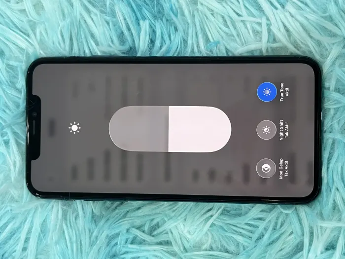 Apple iPhone 11 Pro Max — photo 5 of 9
