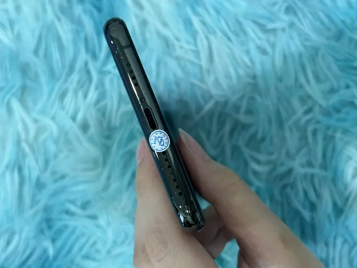 Apple iPhone 11 Pro Max — photo 7 of 9