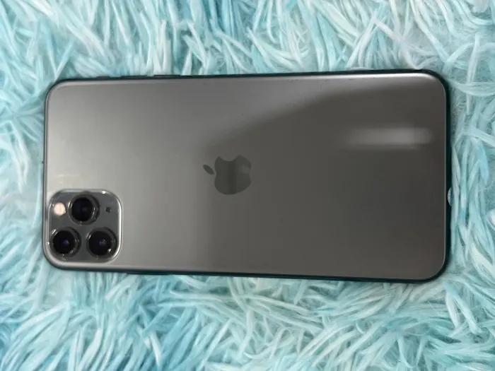 Apple iPhone 11 Pro Max — photo 9 of 9