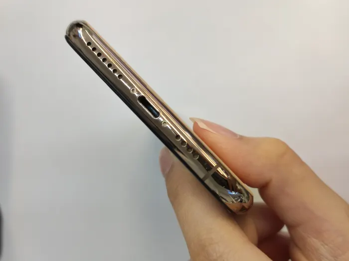 Apple iPhone 11 Pro Max — photo 4 of 10