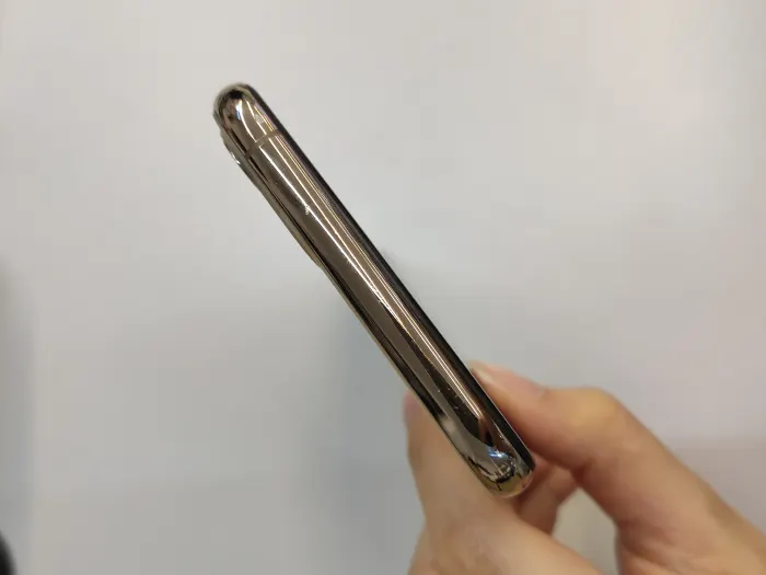 Apple iPhone 11 Pro Max — photo 5 of 10