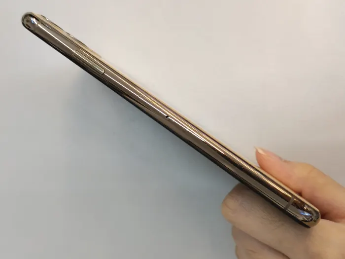 Apple iPhone 11 Pro Max — photo 6 of 10