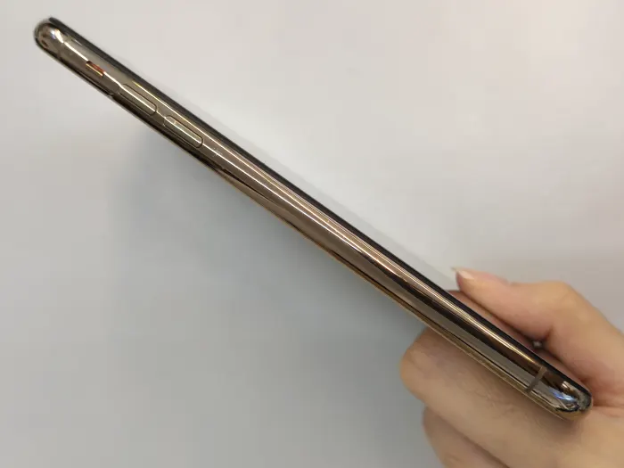 Apple iPhone 11 Pro Max — photo 7 of 10