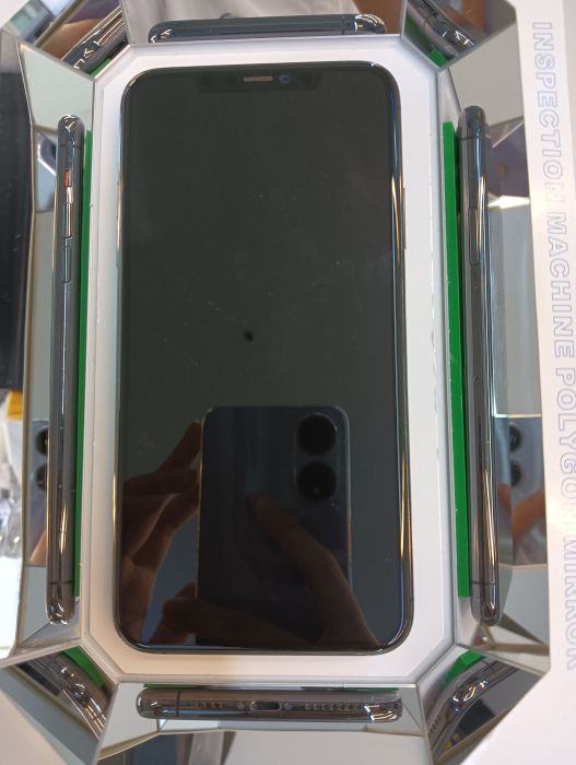 Apple iPhone 11 Pro Max — photo 2 of 10