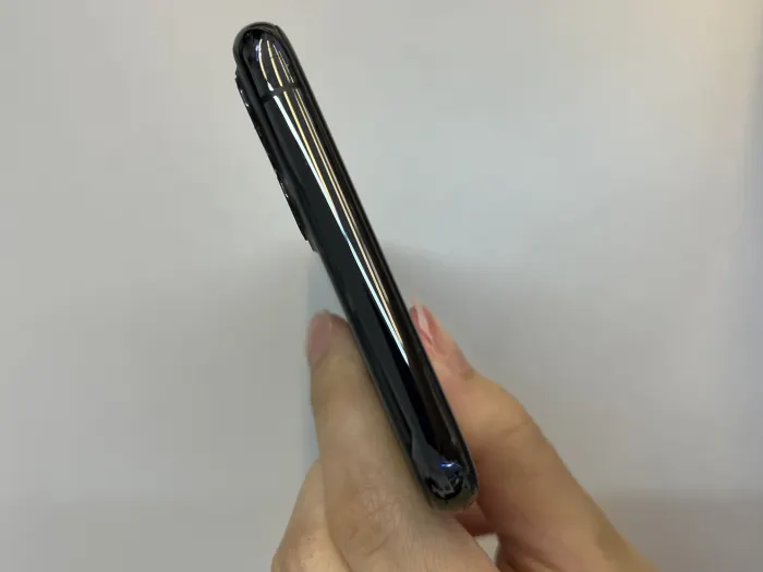 Apple iPhone 11 Pro Max — photo 4 of 11